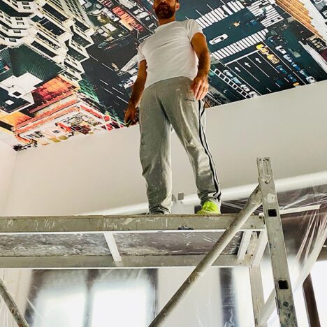 Installazione a soffitto del progetto Punti di vista premiato ai Mactac Creative Awards