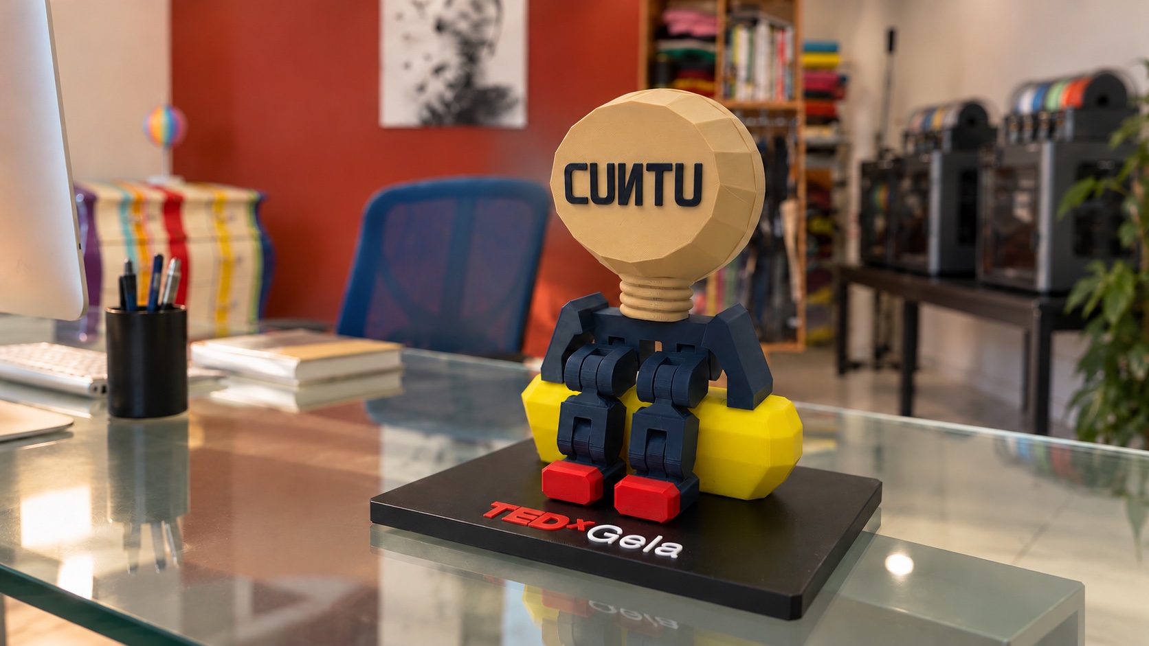 Premio CUNTU di TEDxGela 2026 progettato e stampato in 3D da e-solution, con la N speculare del lettering originale