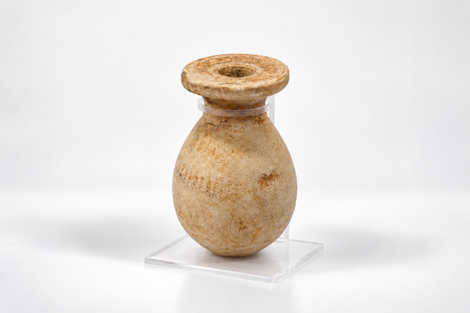 Render trasparente del supporto ad anello con il reperto senza manici del Museo Archeologico di Gela